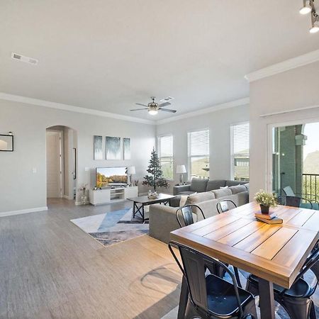 Luxury Townhomes - Evonify Stays 오스틴 외부 사진